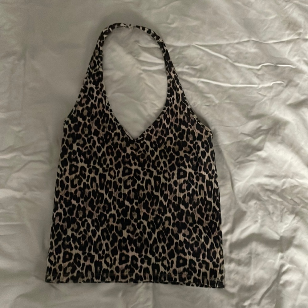 American Eagle size, Medium, very lightly worn. Fits like a M/L